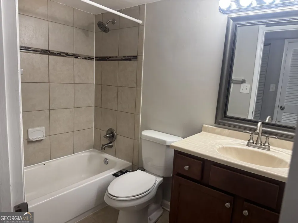 2207 Surrey CT SE Marietta, GA 30067
