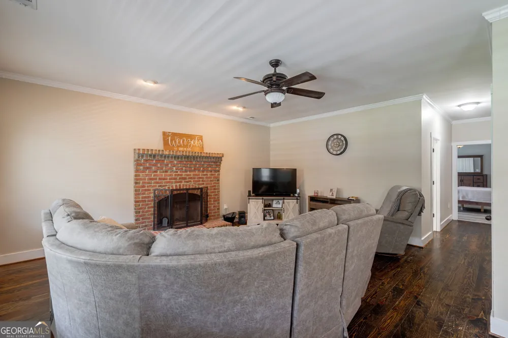 262 Brickyard RD Comer, GA 30629