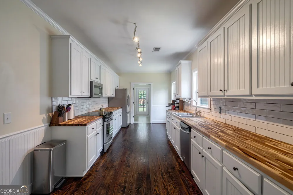 262 Brickyard RD Comer, GA 30629