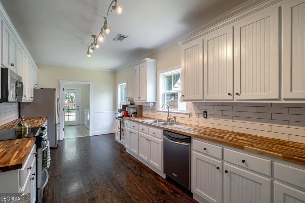 262 Brickyard RD Comer, GA 30629
