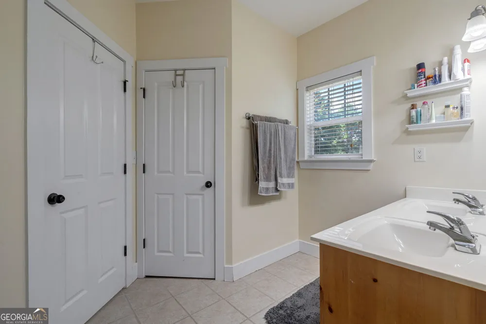 262 Brickyard RD Comer, GA 30629