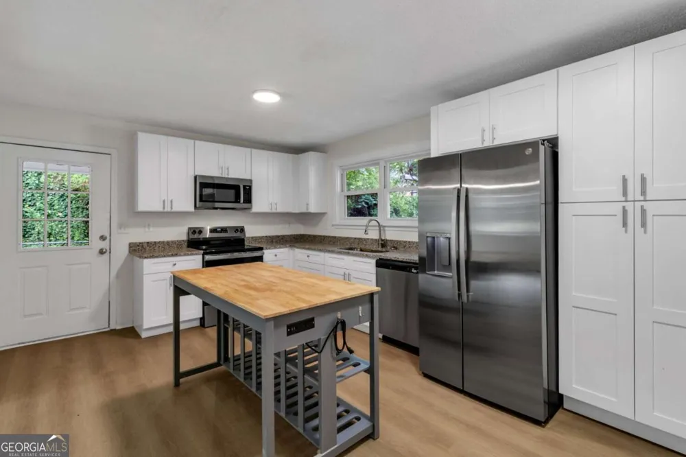 170 Peachtree CT Riverdale, GA 30274