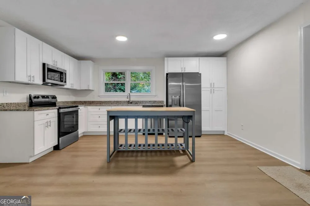 170 Peachtree CT Riverdale, GA 30274