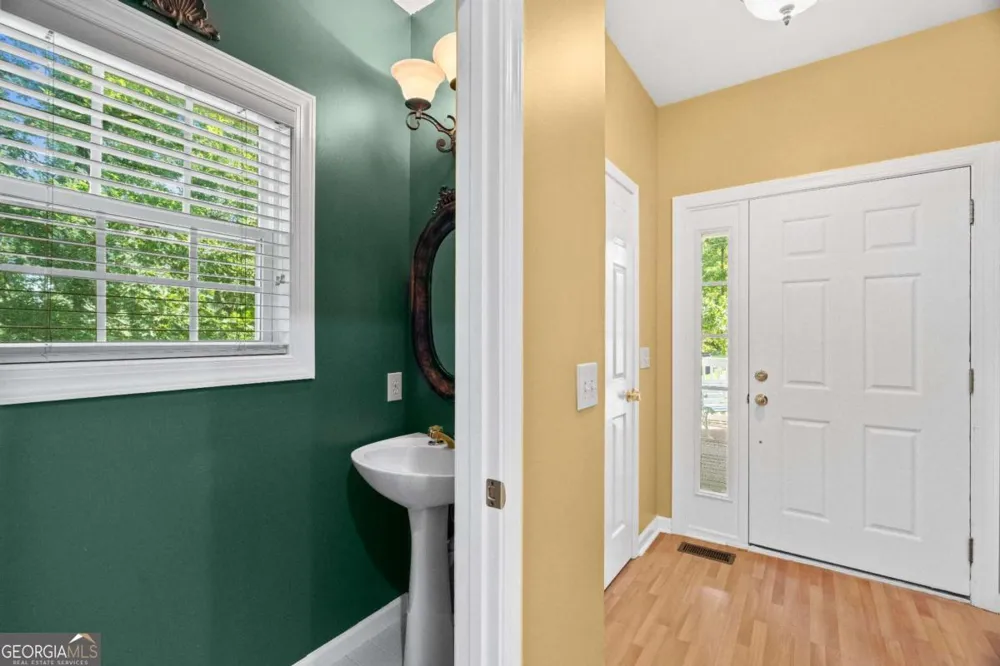 185 Thornwood DR SE Calhoun, GA 30701