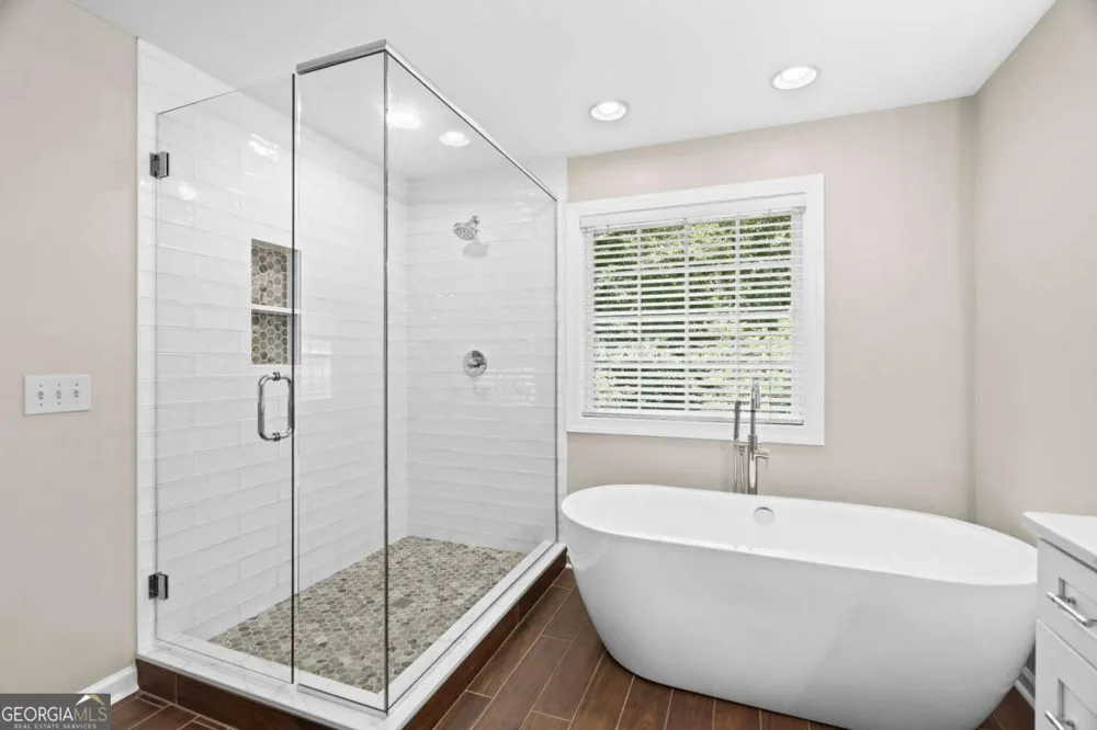 185 Thornwood DR SE Calhoun, GA 30701