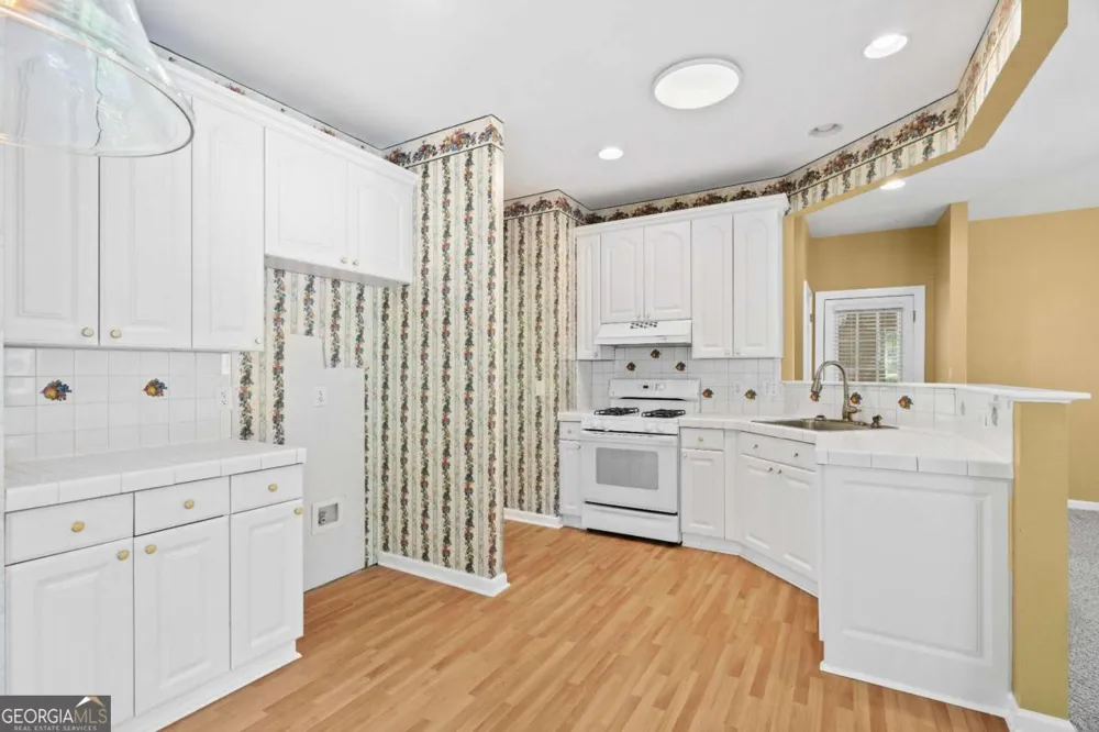 185 Thornwood DR SE Calhoun, GA 30701