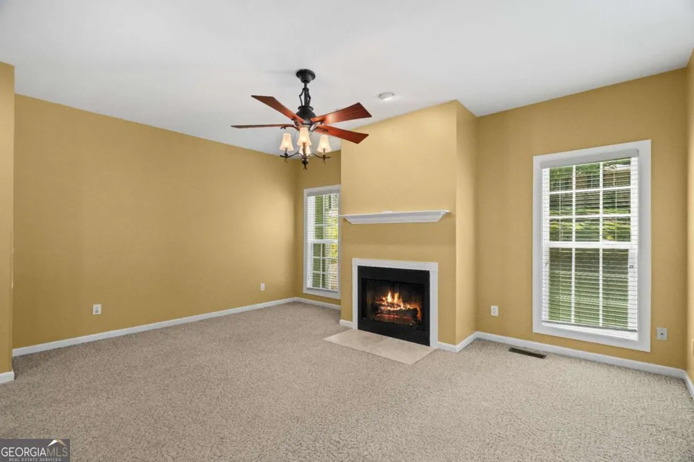 185 Thornwood DR SE Calhoun, GA 30701