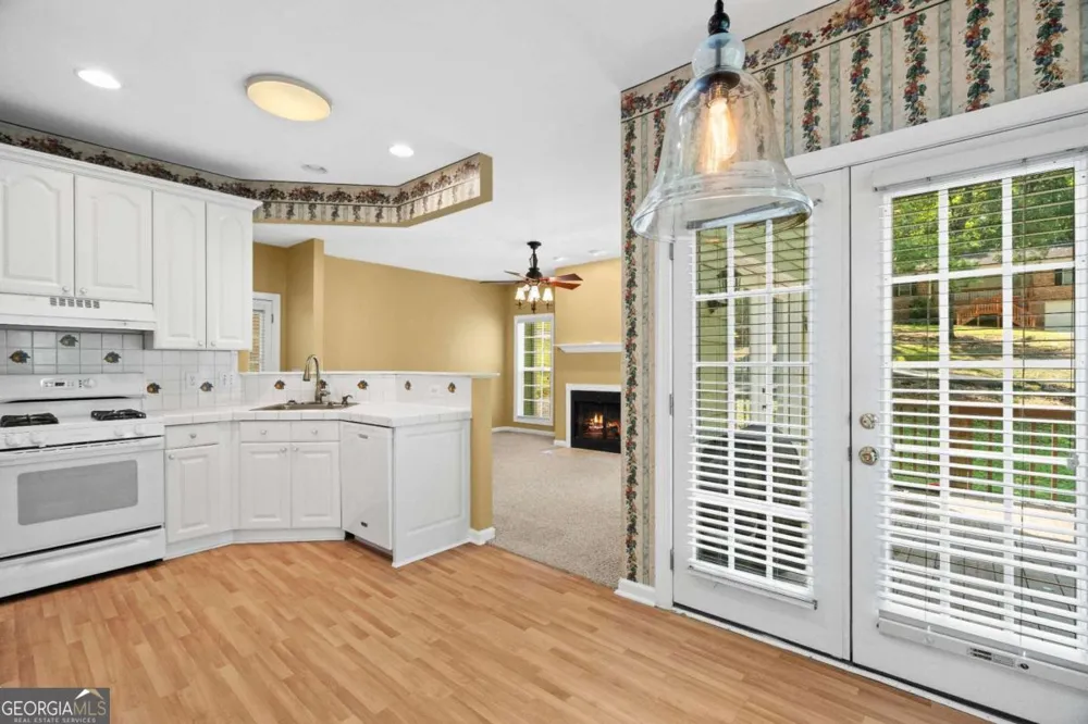 185 Thornwood DR SE Calhoun, GA 30701