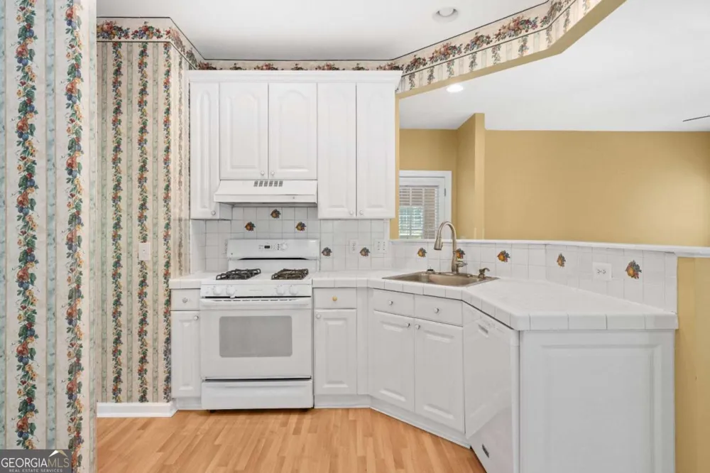185 Thornwood DR SE Calhoun, GA 30701