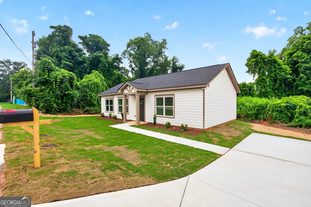 117 Ware Hogansville, GA 30230