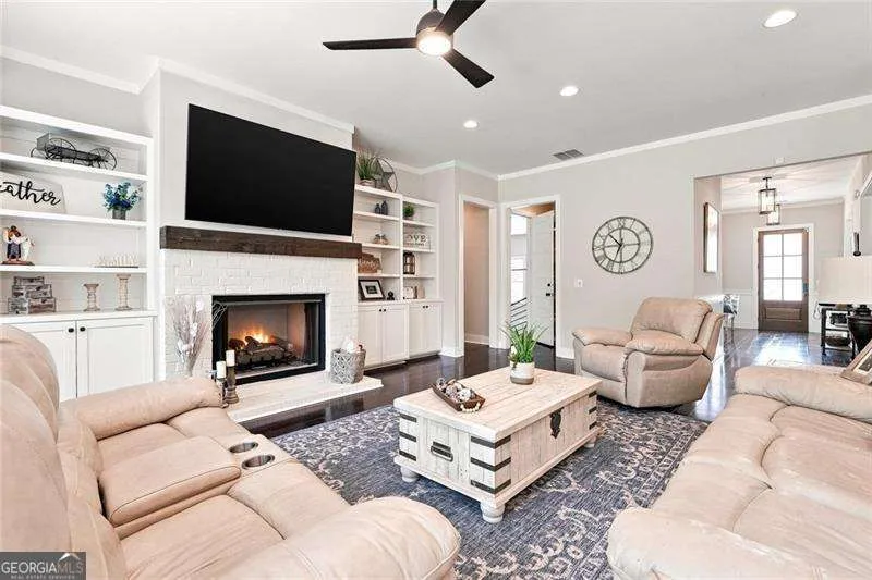 435 Cambria LN SW Lilburn, GA 30047