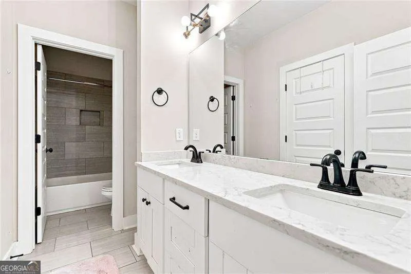 435 Cambria LN SW Lilburn, GA 30047