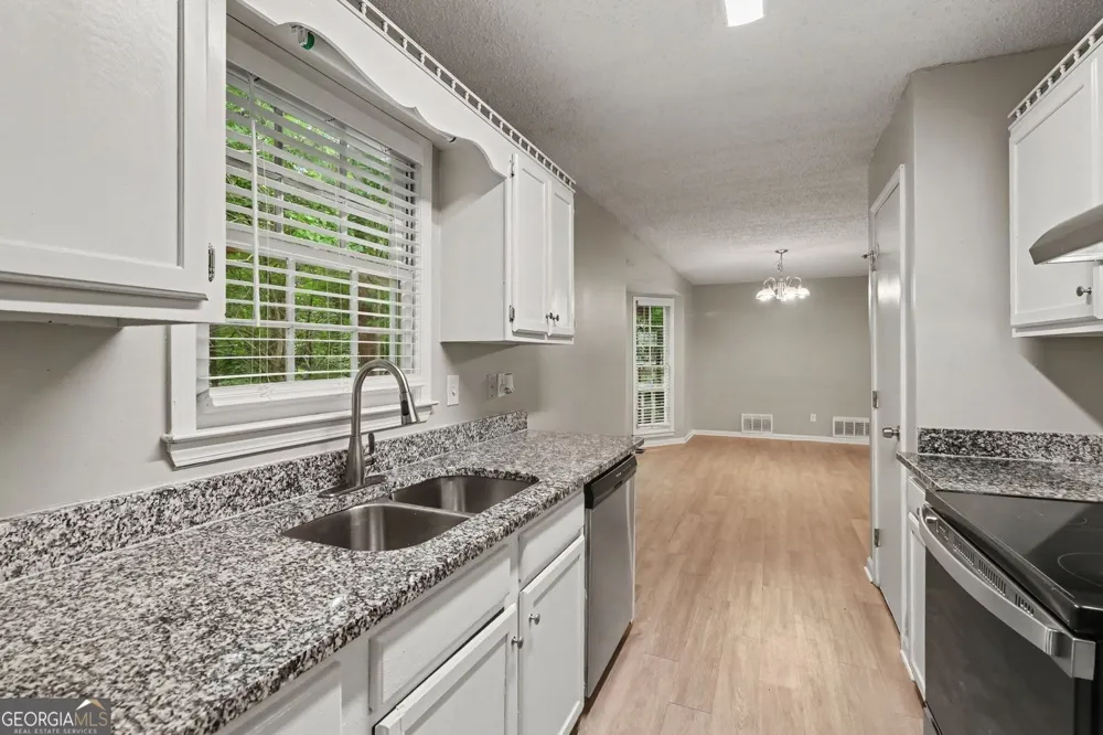 72 Amber WAY Dallas, GA 30157