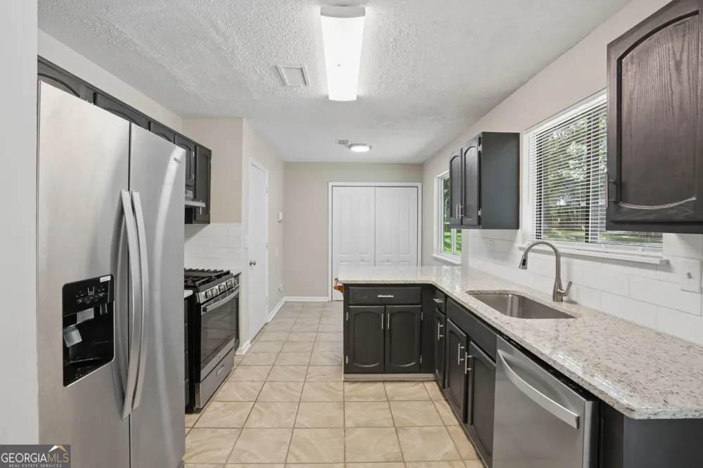 1050 Chapman CIR Stone Mountain, GA 30088