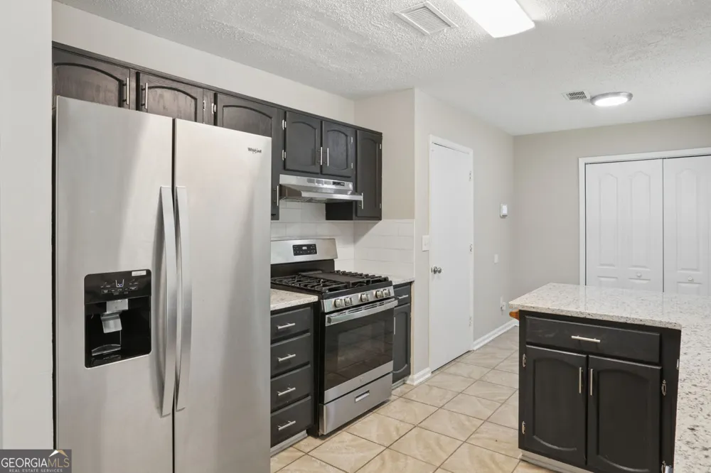 1050 Chapman CIR Stone Mountain, GA 30088