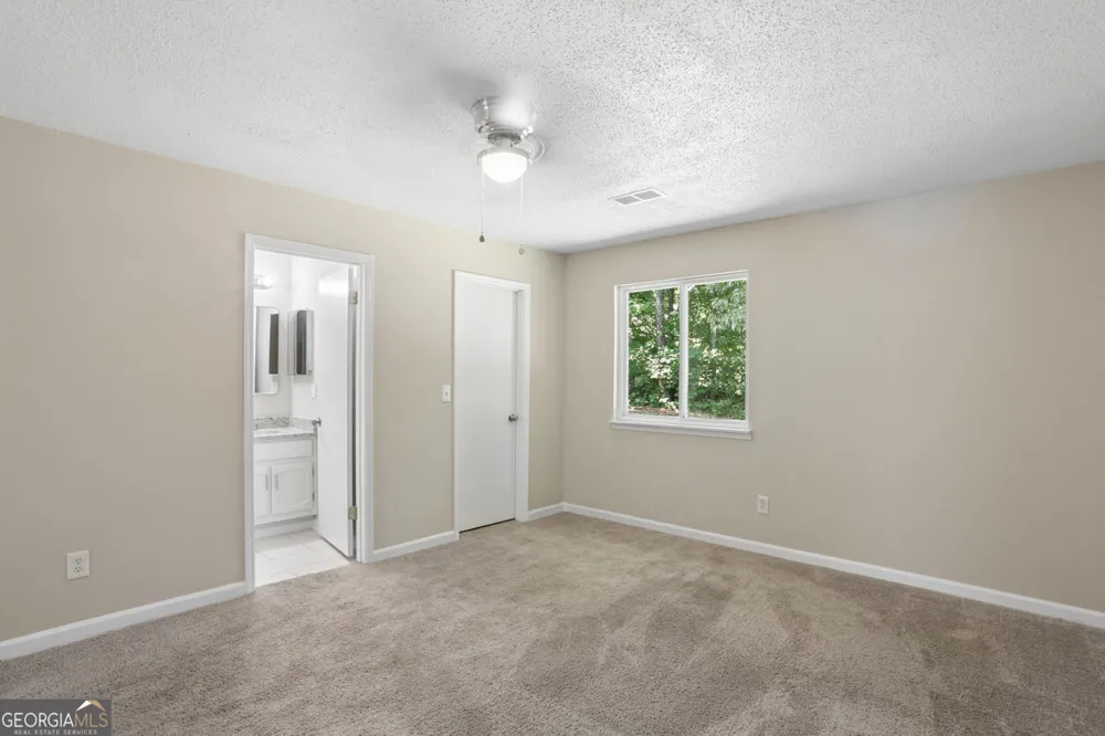 1050 Chapman CIR Stone Mountain, GA 30088