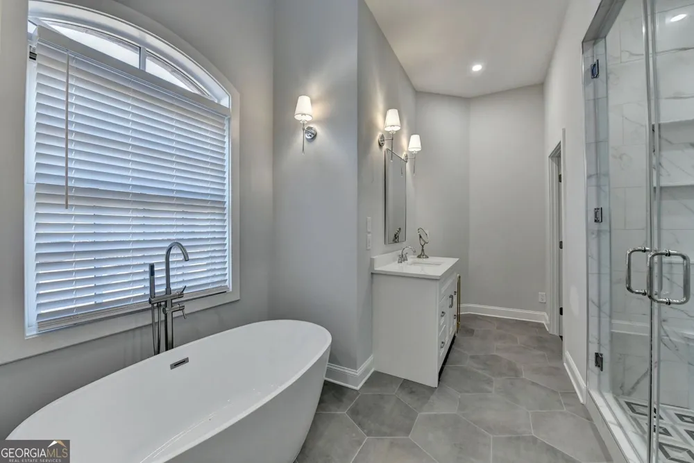 6303 Ben Parks RD Murrayville, GA 30564