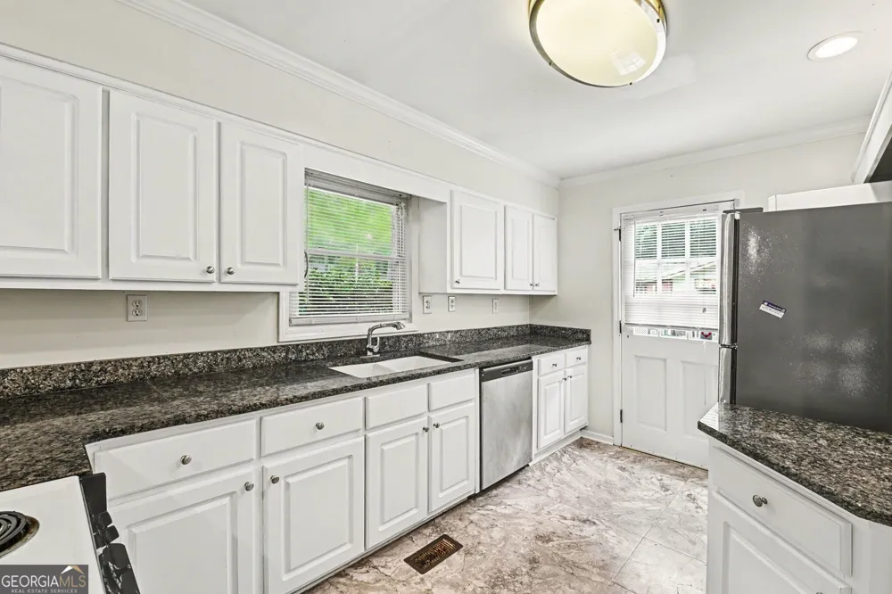 1868 Robinhill CT Tucker, GA 30084