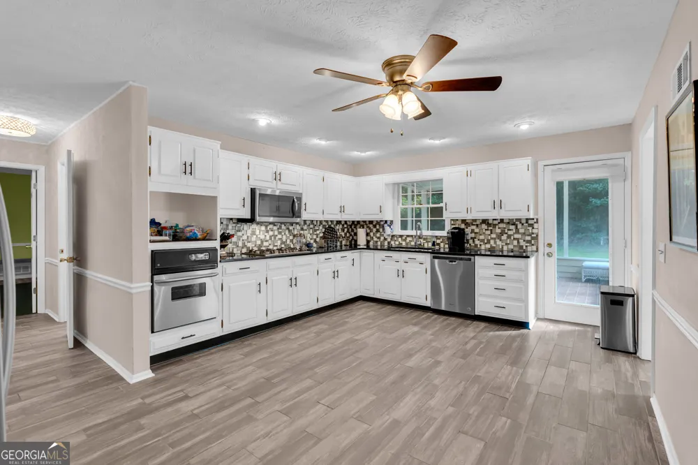 5112 Kurt LN SW Conyers, GA 30094