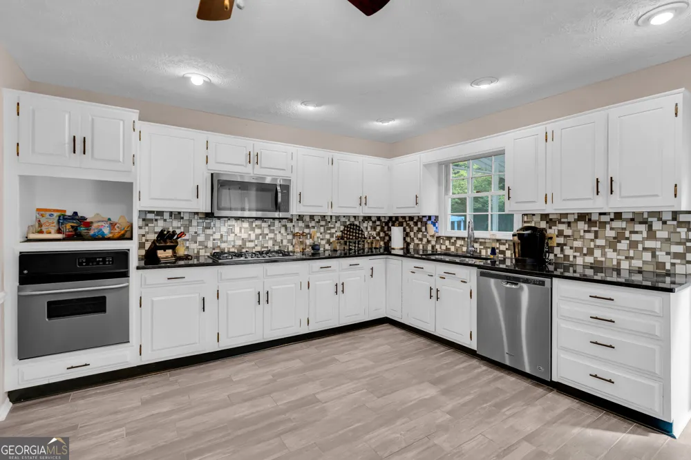 5112 Kurt LN SW Conyers, GA 30094