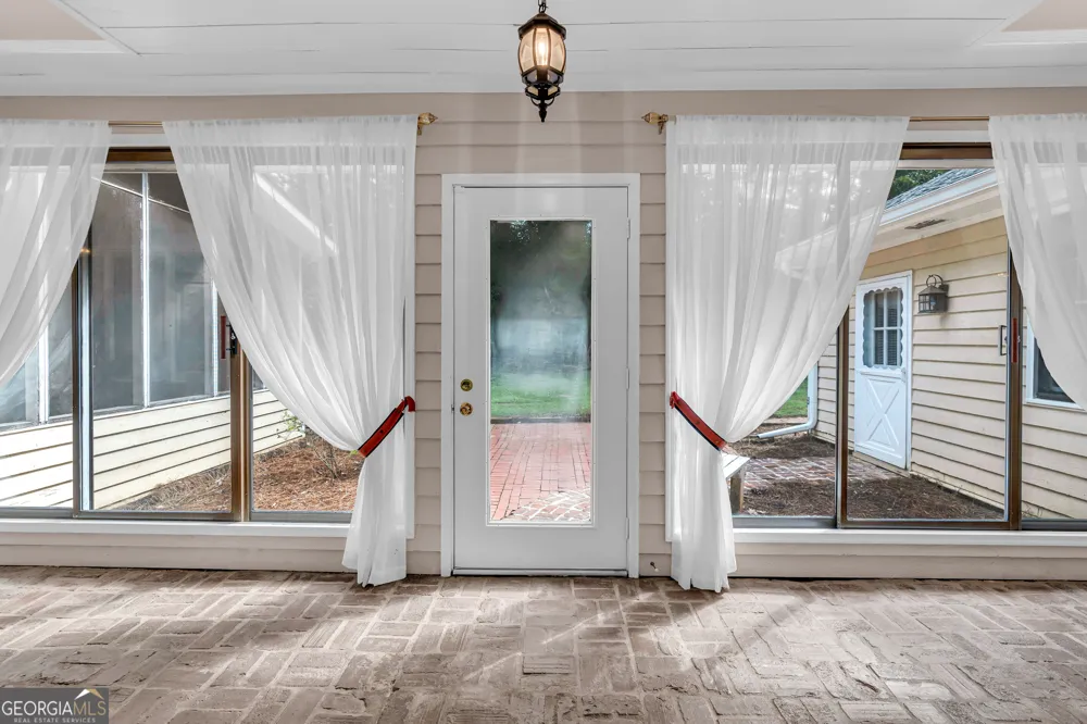 5112 Kurt LN SW Conyers, GA 30094