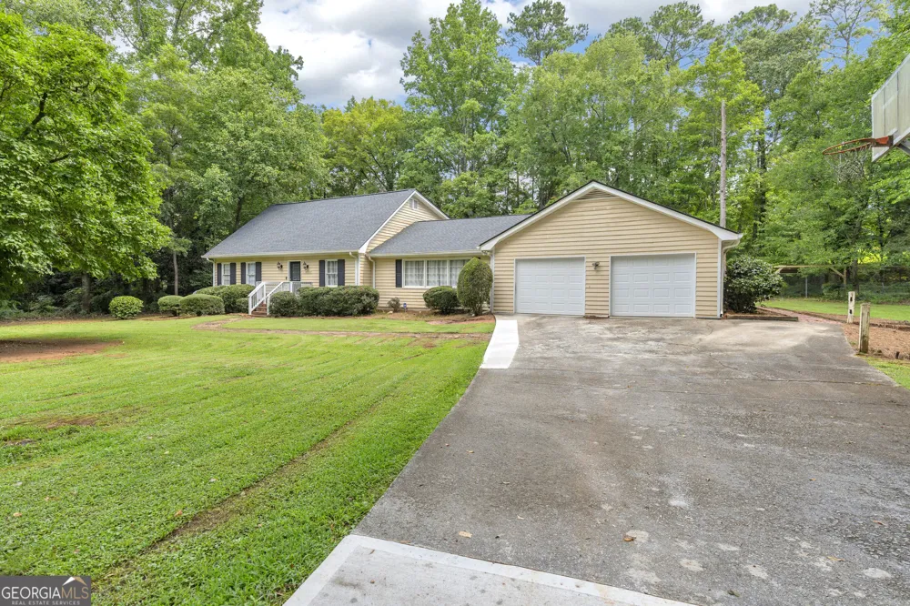 5112 Kurt LN SW Conyers, GA 30094