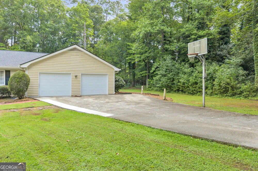 5112 Kurt LN SW Conyers, GA 30094