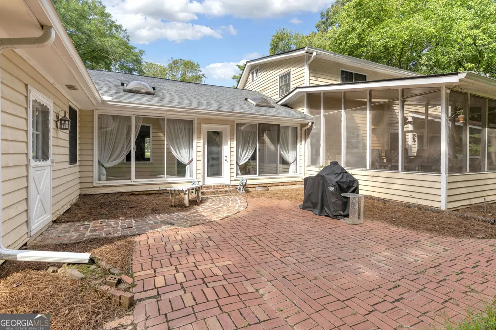 5112 Kurt LN SW Conyers, GA 30094