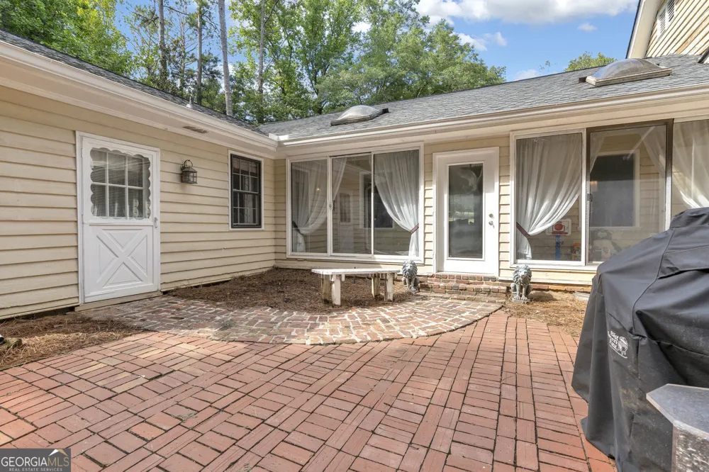 5112 Kurt LN SW Conyers, GA 30094