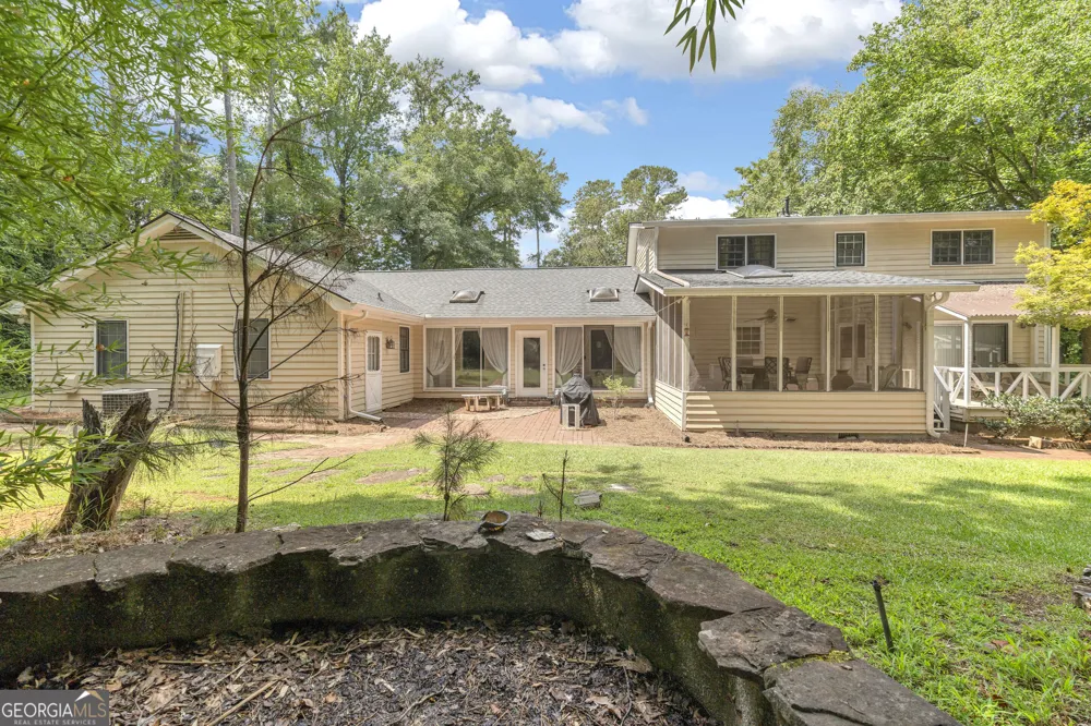 5112 Kurt LN SW Conyers, GA 30094