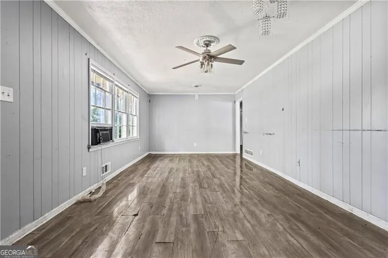 4176 Indian Forest RD Stone Mountain, GA 30083