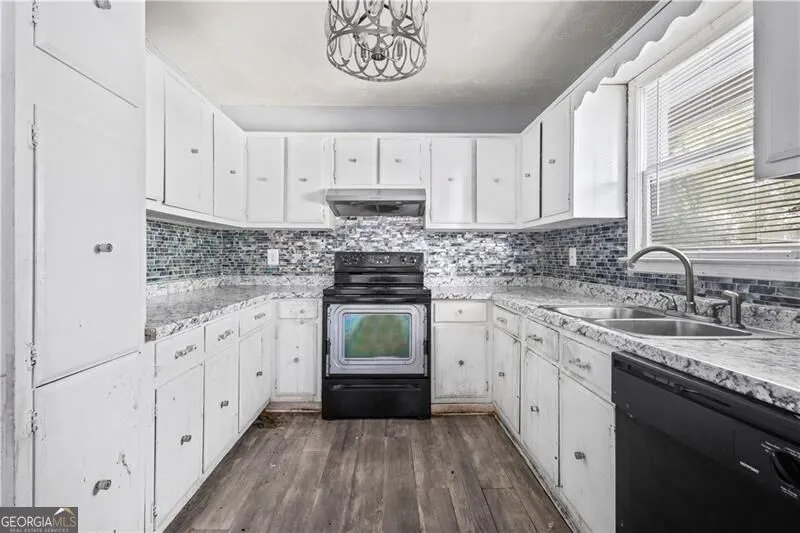 4176 Indian Forest RD Stone Mountain, GA 30083