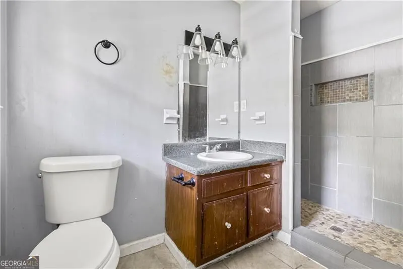 4176 Indian Forest RD Stone Mountain, GA 30083