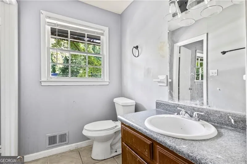 4176 Indian Forest RD Stone Mountain, GA 30083