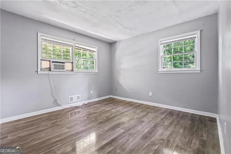 4176 Indian Forest RD Stone Mountain, GA 30083