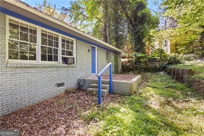 4176 Indian Forest RD Stone Mountain, GA 30083