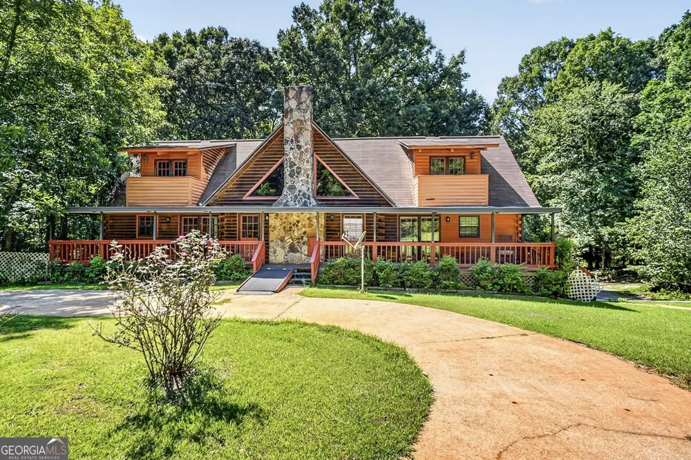 793 Pyne RD LaGrange, GA 30240