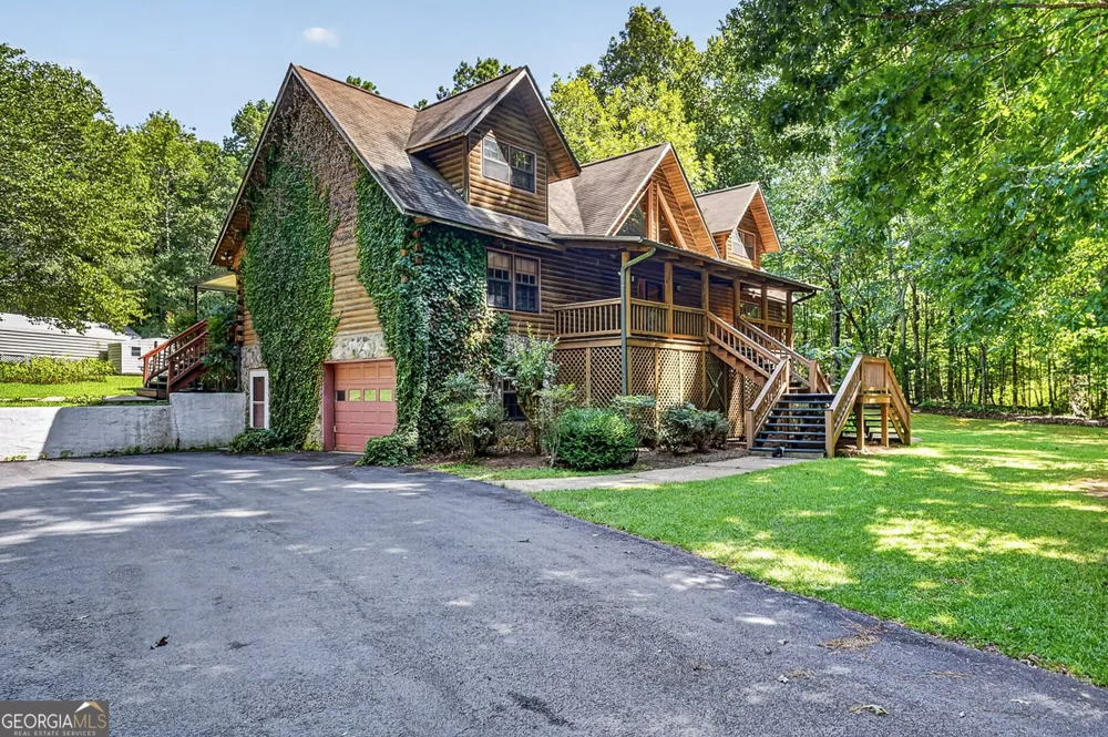 793 Pyne RD LaGrange, GA 30240