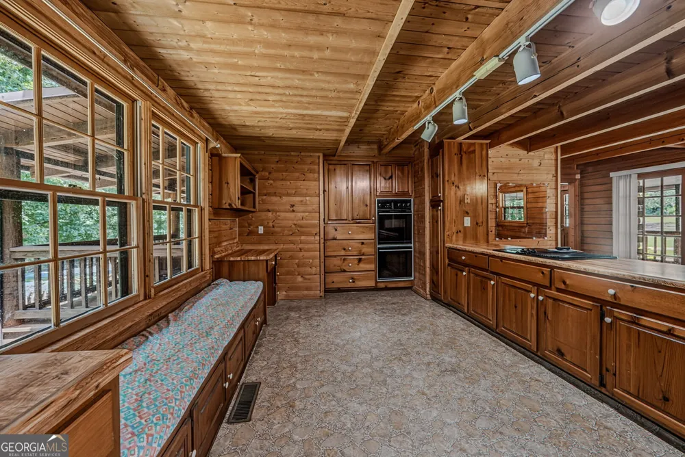 793 Pyne RD LaGrange, GA 30240