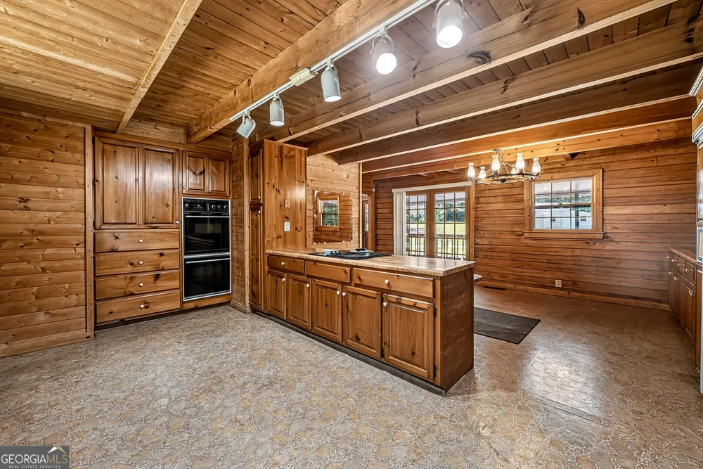793 Pyne RD LaGrange, GA 30240