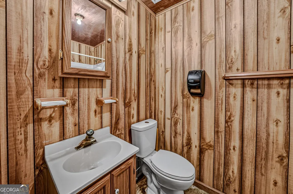 793 Pyne RD LaGrange, GA 30240