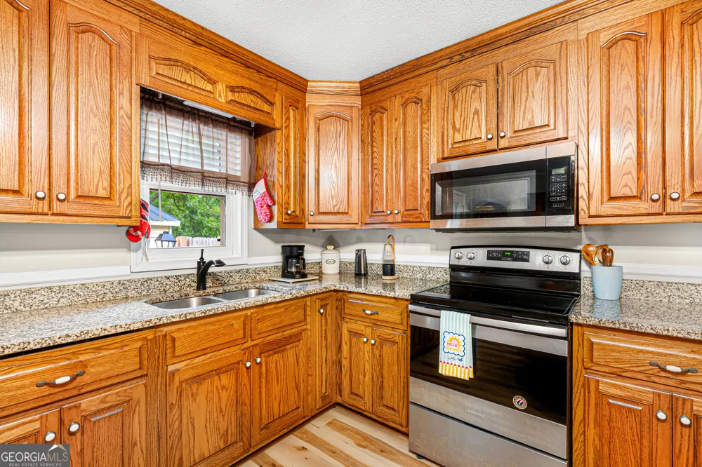 89 Gloria ST Hartwell, GA 30643