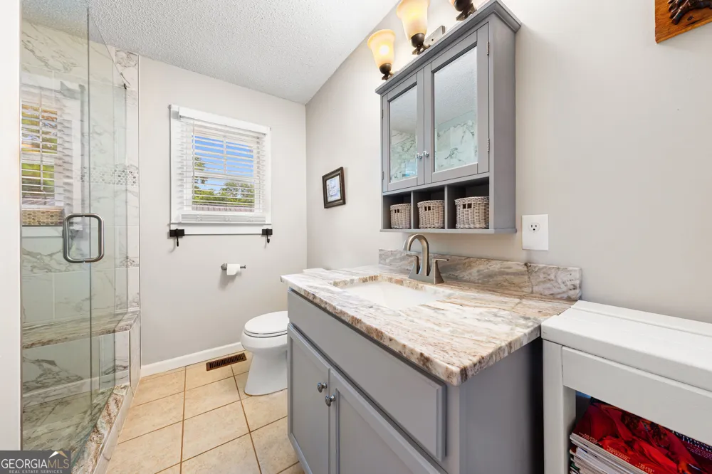89 Gloria ST Hartwell, GA 30643