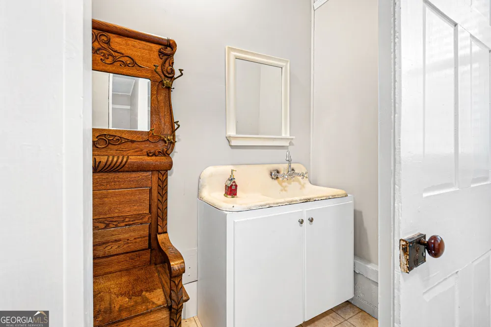 89 Gloria ST Hartwell, GA 30643