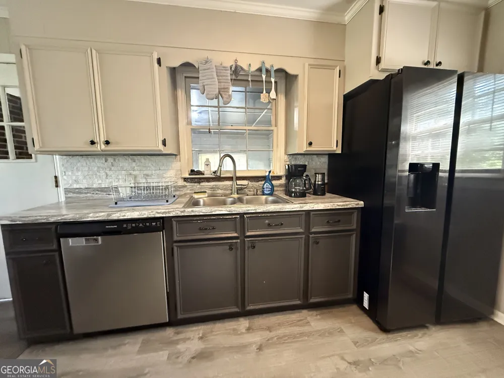703 N 3rd ST Vienna, GA 31092