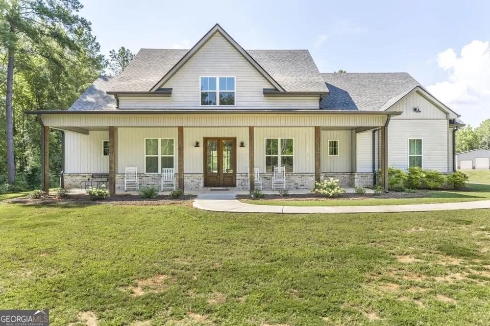 665 Edge RD Forsyth, GA 31029