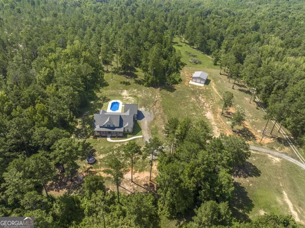 665 Edge RD Forsyth, GA 31029