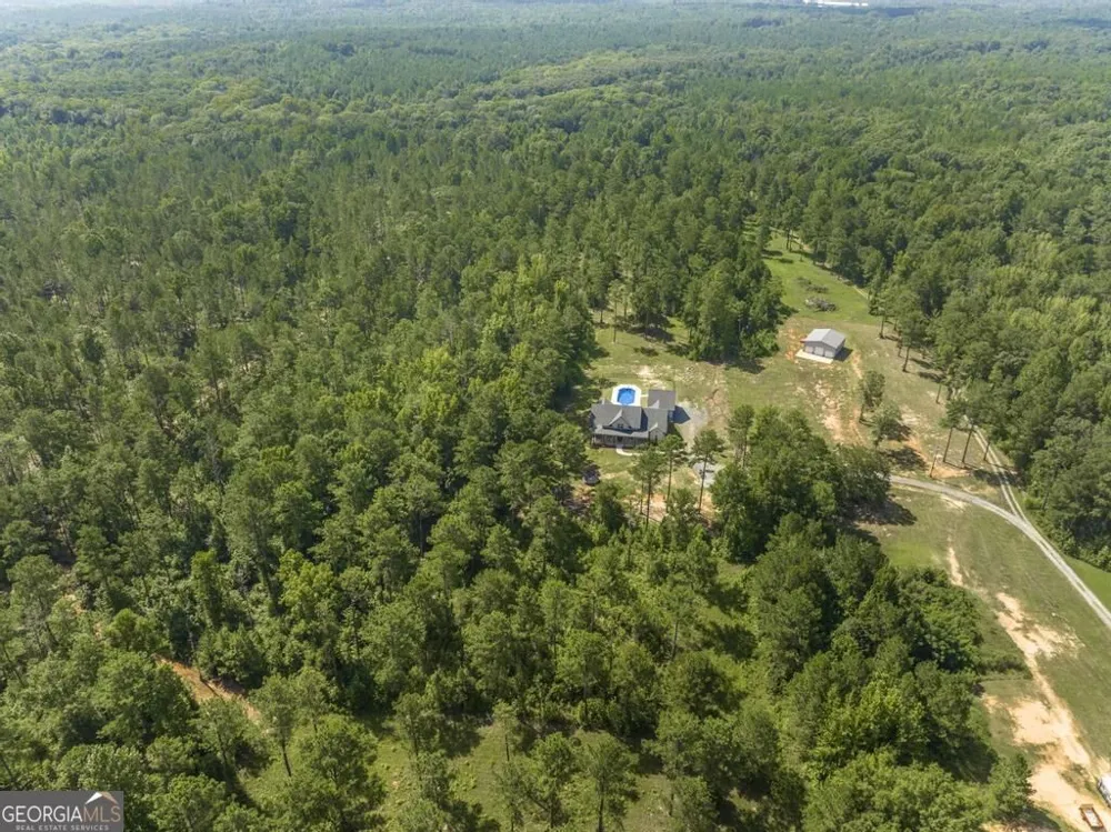 665 Edge RD Forsyth, GA 31029
