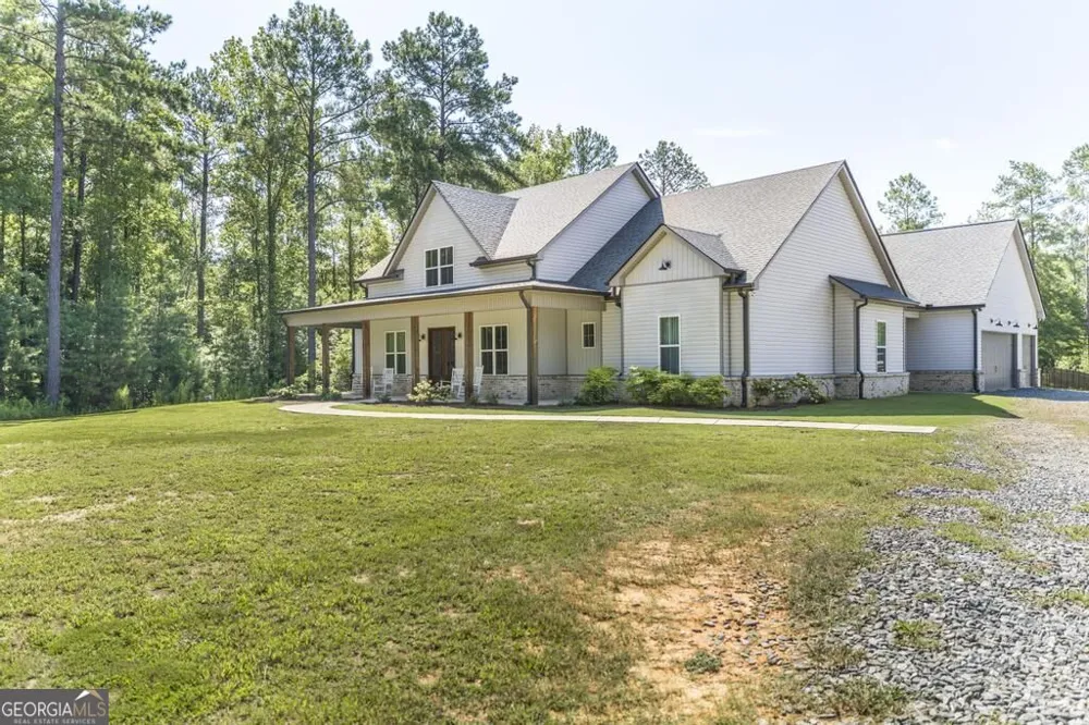 665 Edge RD Forsyth, GA 31029