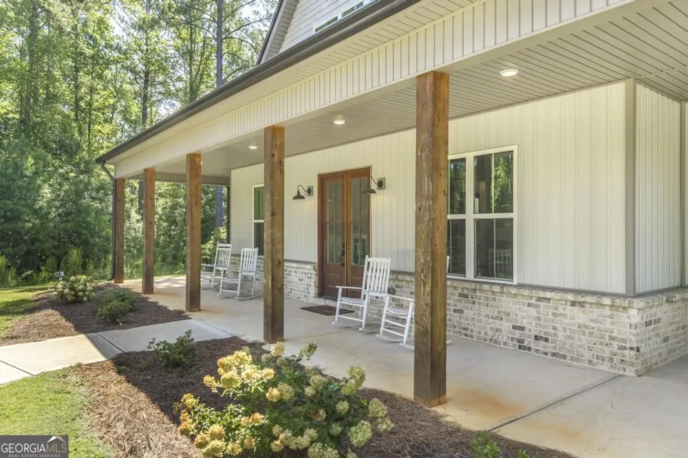 665 Edge RD Forsyth, GA 31029